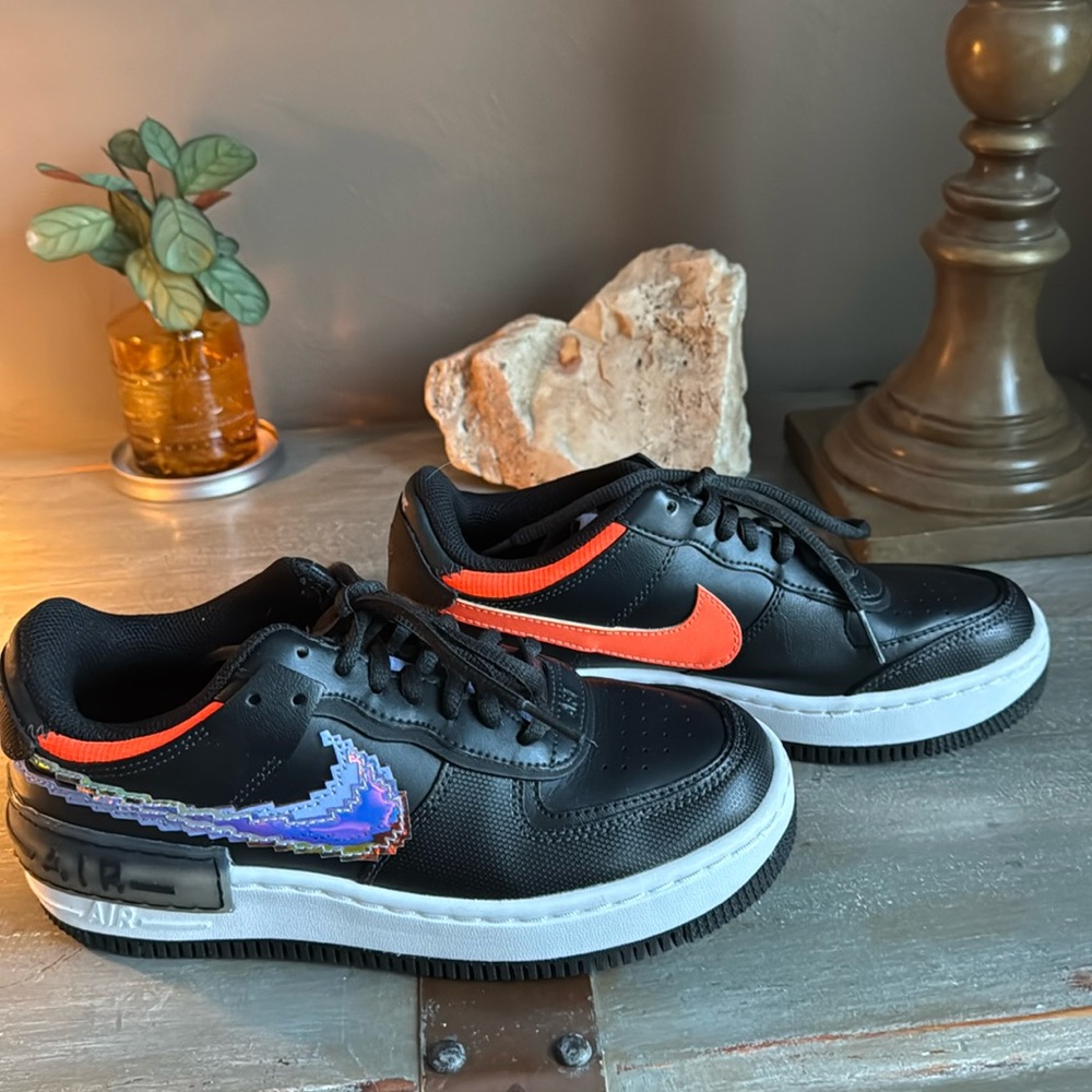 Nike Air Force 1 Shadow SE Pixel Swoosh. Size W 6.5